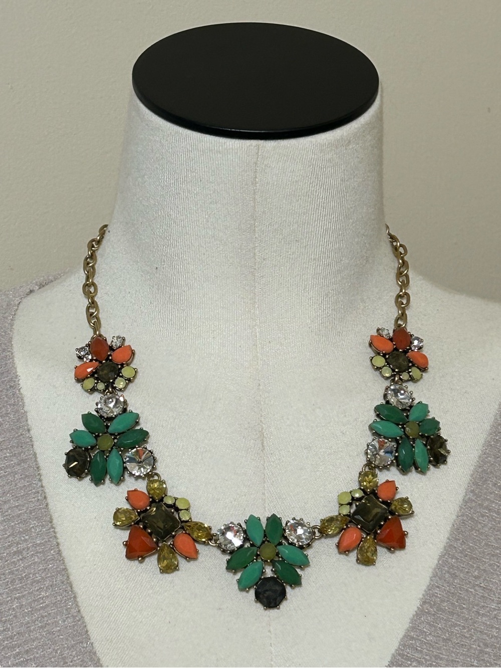 RETIRED STELLA & DOT ELODIE STATEMENT NECKLACE